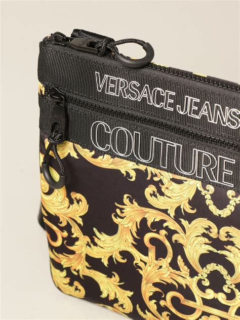 borsello uomo versace|Scopri la nuova collezione di borse Versace uomo su FARFETCH.